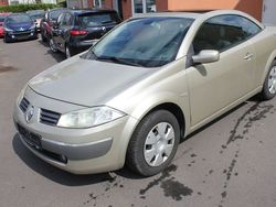 Beige Gebraucht 2004 Renault Mégane Cabriolet Dynamique Cabrio | 2.990 € (Fairer Preis)