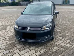 Schwarz Gebraucht 2013 VW Touran Van / Kleinbus | 9.500 € (Guter Preis)
