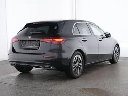 Metalliclack kosmosschwarz Gebraucht 2024 Mercedes A180 Progressive Limousine | 30.840 € (Fairer Preis)