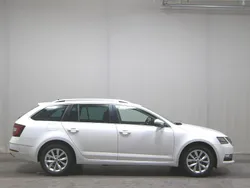 Weiss Gebraucht 2019 Skoda Octavia Style Kombi | 15.980 € (Fairer Preis)