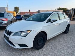 Weiß Gebraucht 2014 Seat Leon ST Reference Kombi | 3.000 €