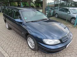 Blau Gebraucht 2003 Opel Omega Selection Kombi | 3.700 € (Teuer)