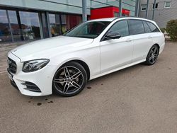 Weiß Gebraucht 2018 Mercedes E220 AMG line Kombi | 27.000 € (Fairer Preis)
