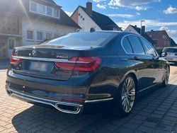 Braun Gebraucht 2016 BMW 740 Limousine | 26.550 € (Fairer Preis)