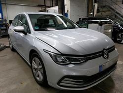 Silber Gebraucht 2022 VW Golf Life Limousine | 18.999 € (Guter Preis)