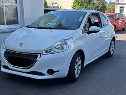 Weiß Gebraucht 2014 Peugeot 208 Active Kleinwagen | 4.500 € (Guter Preis)