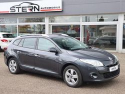 Grau Gebraucht 2011 Renault Mégane III Dynamique Limousine | 2.790 € (Guter Preis)