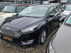 Schwarz Gebraucht 2015 Ford Focus Titanium Limousine | 4.790 € (Fairer Preis)
