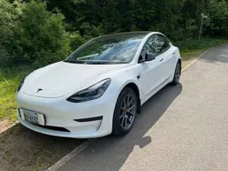 Weiß Gebraucht 2021 Tesla Model 3 Standard Range Plus Limousine | 24.500 € (Guter Preis)