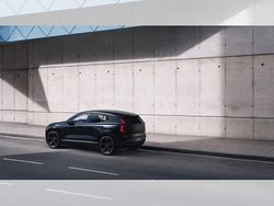 Schwarz (onyx black metallic) Neu 2025 Volvo EX30 Plus SUV | 38.500 € (Guter Preis)