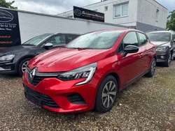 Rot Gebraucht 2022 Renault Clio V Equilibre Kleinwagen | 12.499 € (Fairer Preis)