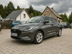 Mineral gray metallic (metallic) Gebraucht 2024 Suzuki Swift Comfort Kleinwagen | 17.490 € (Fairer Preis)