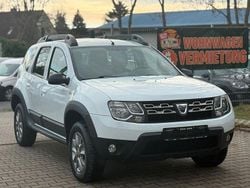 Weiß Gebraucht 2015 Dacia Duster Lauréate SUV | 6.990 € (Fairer Preis)