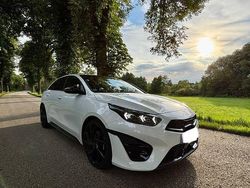 Weiß Gebraucht 2024 Kia ProCeed GT-Line Kleinwagen | 26.300 € (Guter Preis)