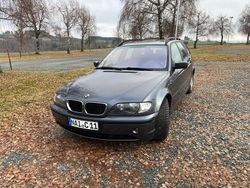 Grau Gebraucht 2003 BMW 320 Kombi | 2.500 € (Etwas zu teuer)