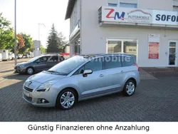 Grau Gebraucht 2011 Peugeot 5008 Allure Van / Kleinbus | 6.400 € (Etwas zu teuer)