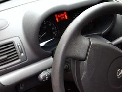 Rot Gebraucht 2010 Renault Clio II Kleinwagen | 1.699 €