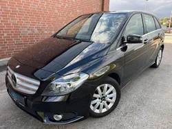 Schwarz Gebraucht 2013 Mercedes B180 Van / Kleinbus | 12.500 € (Fairer Preis)