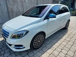 Gebraucht 2017 Mercedes B250e Van / Kleinbus | 9.700 €