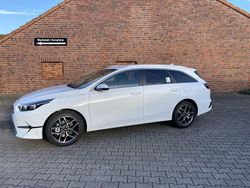Weiß Neu 2025 Kia Ceed Sportswagon Kombi | 29.850 € (Etwas zu teuer)
