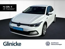 Weiß Gebraucht 2024 VW Golf VIII Style Limousine | 26.280 € (Guter Preis)
