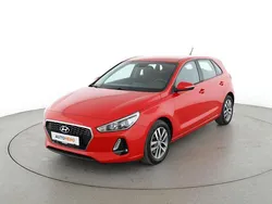 Rot Gebraucht 2017 Hyundai i30 Trend Limousine | 12.910 € (Guter Preis)