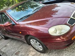 Rot Gebraucht 1997 Chevrolet Leganza Limousine | 950 €