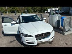 Weiß Gebraucht 2016 Jaguar XE Limousine | 15.000 € (Fairer Preis)