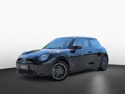 Schwarz Gebraucht 2024 Mini Cooper Kleinwagen | 29.950 € (Fairer Preis)