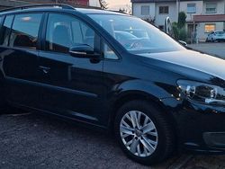 Schwarz Gebraucht 2014 VW Touran Van / Kleinbus | 8.450 € (Fairer Preis)