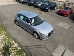 Florettsilber metallic Gebraucht 2017 Audi A3 Sportback e-tron Sport Limousine | 16.600 € (Etwas zu teuer)