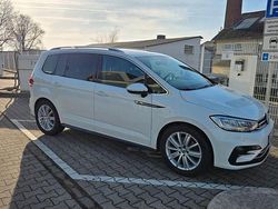 Weiß Gebraucht 2017 VW Touran Highline Van / Kleinbus | 13.500 € (Fairer Preis)
