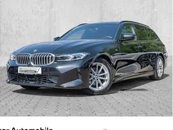 Black sapphire Gebraucht 2024 BMW 320 M Sport Kombi | 43.380 € (Fairer Preis)