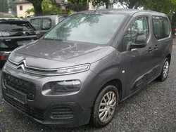 Grau Gebraucht 2019 Citroën Berlingo Live Van / Kleinbus | 8.990 € (Etwas zu teuer)