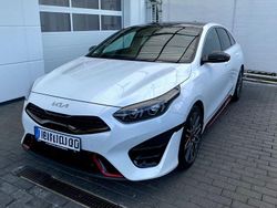 Weiß Gebraucht 2024 Kia ProCeed GT Kleinwagen | 32.500 € (Fairer Preis)