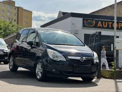 Schwarz Gebraucht 2011 Opel Meriva Design Edition Van / Kleinbus | 4.990 € (Fairer Preis)