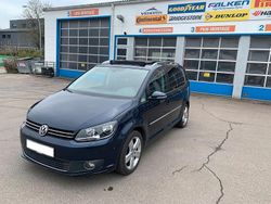 Blau Gebraucht 2012 VW Touran Highline Van / Kleinbus | 9.499 € (Fairer Preis)