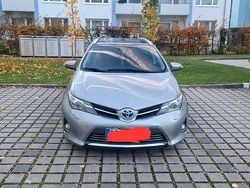 Grau Gebraucht 2013 Toyota Auris Touring Sports Kombi | 8.500 € (Etwas zu teuer)
