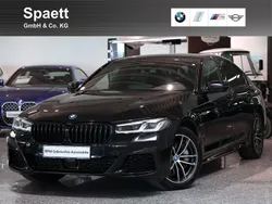 Saphirschwarz Gebraucht 2022 BMW 545e M Sport Limousine | 45.900 € (Fairer Preis)