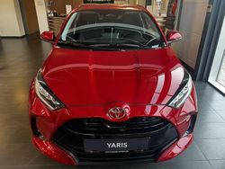 Rot Neu 2025 Toyota Yaris Hybrid Limousine | 24.990 € (Fairer Preis)