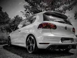 Weiß Gebraucht 2011 VW Golf VI Edition Limousine | 10.500 €