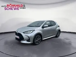 Shimmering silber metallic Neu 2025 Toyota Yaris Hybrid Kleinwagen | 28.990 € (Teuer)