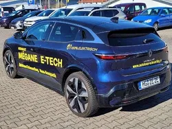 Blau rre + schwarz gne Gebraucht 2023 Renault Mégane Techno Limousine | 32.995 € (Fairer Preis)