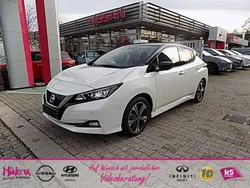 Pearl whitebla (schwarz) Gebraucht 2021 Nissan Leaf N-Connecta Kleinwagen | 26.460 €