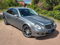 Grau Gebraucht 2007 Mercedes E280 Avantgarde Limousine | 7.089 € (Fairer Preis)