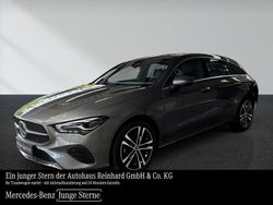 Grau Gebraucht 2024 Mercedes CLA200 Shooting Brake Advanced Kombi | 30.650 € (Fairer Preis)