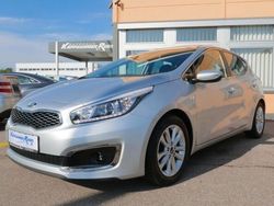 Silber Gebraucht 2018 Kia Ceed Kleinwagen | 13.900 € (Teuer)