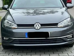 Grau Gebraucht 2018 VW Golf VII Sound Limousine | 14.200 € (Fairer Preis)