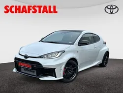 Silber (palladiumsilber metallic) Gebraucht 2024 Toyota Yaris Coupé | 50.979 €