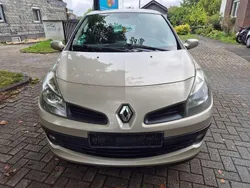 Braun Gebraucht 2007 Renault Clio II Authentique Kleinwagen | 2.750 €